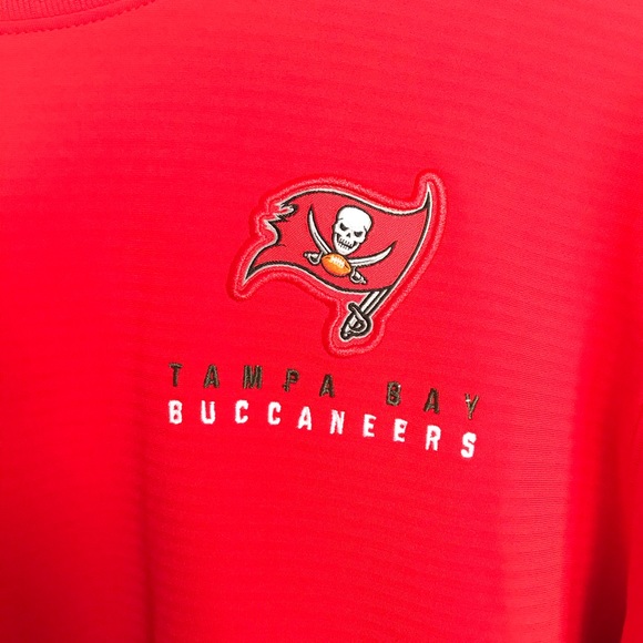Men’s TB Bucs Nike Sideline Performance Pullover - Picture 3 of 8